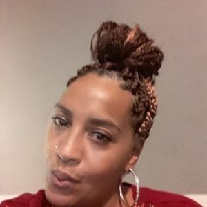 Meet your Posher, Monique